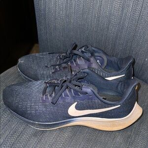 Navy Nike Zoom Pegasus